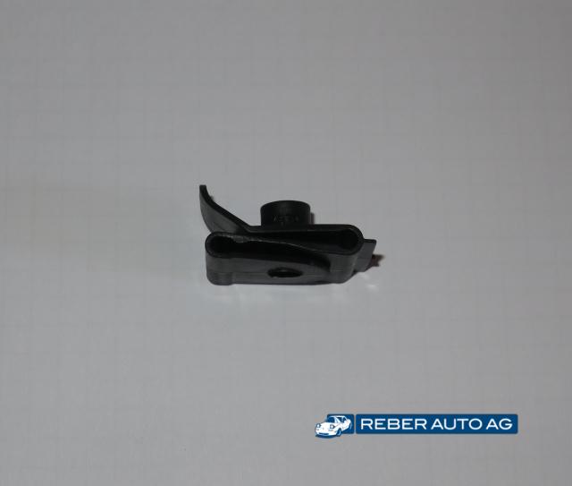 Kunststoff Federmutter Innenkotflügel afterm. 90-97
