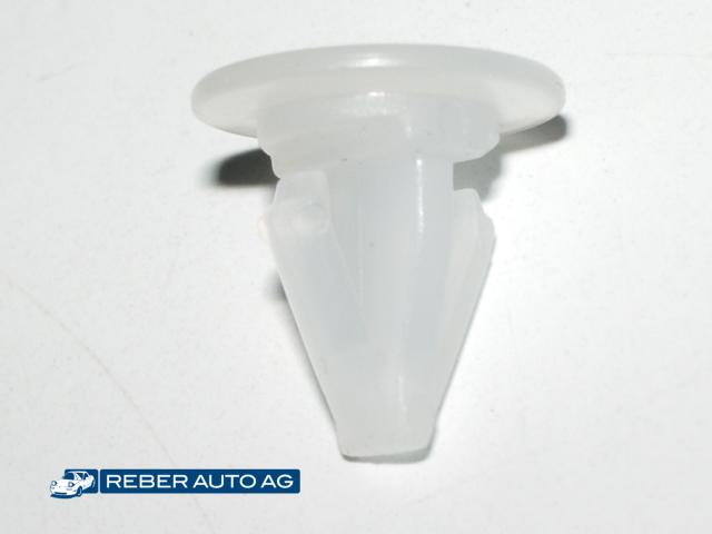 Clip Stossfänger vorne 90-97