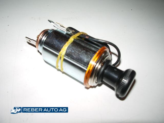 Universal Zigaretten Anzünder (12V Dose) 90-05