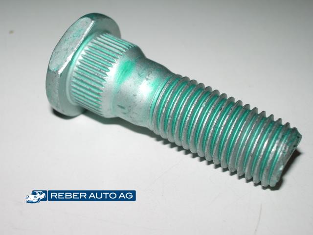 Radbolzen Hinterachse 90-05*
