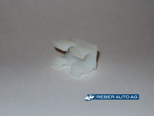 Clip Gleitstück Stossfängerseite aussen V+H 98-00 H 01-05